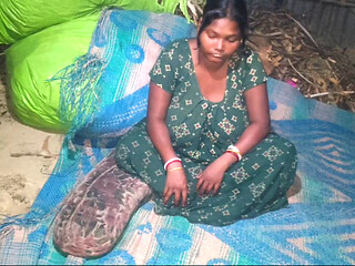 Indian pados ki bhabhi chudai ke liye vate kar raha tha