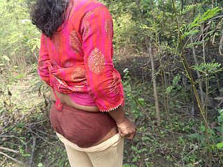 College student outdoor hot romance