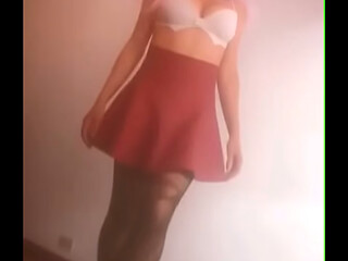 Sissy mojadita prepar&aacute_ndose para recibir a sus dos machos