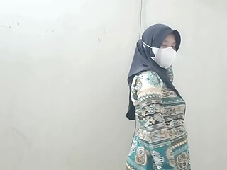 Ngentot istri tetangga ketika suaminya pergi bekerja
