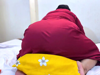 Arab Stepmom Humping My Pillow on Bed Until She I Cum!