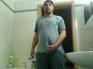 Pissing on Dirtyjunkbro in the Toilet