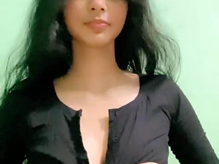 Desi Girl in Desi Dress Showing Her Tits