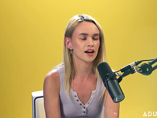 Breaking Shame Cycles & Being True to Yourself, with Khloe Kingsley!  the Adult Time Podcast