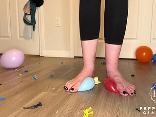 Will It Pop!? Giantess Feet Vs Balloons Barefoot, Sandals, Vans Annihilation