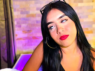 Ayudo a una chica extra&ntilde_a a conseguir una direcci&oacute_n pero termino llegando a mi casa