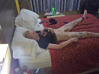 Curvy Milf sucks hot blonde Trans woman