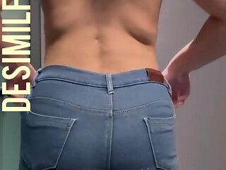 Bhabhi selfie boobs show