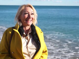 Oney, 23, a very cerebral young woman from Aix... - Jacquie et Michel TV