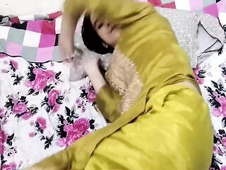 Step sister ko nanga kar ke hotel me jabar dasti pela