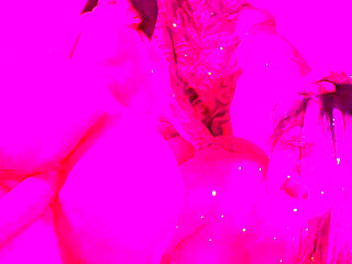 Rough Sex with Latina Sara Retali with a Big Butt in a Pink