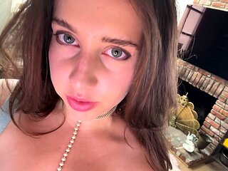 Hot amateur webcam teen masturbates for their fans