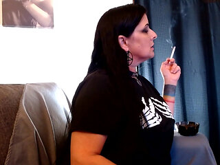 MILF Smoking