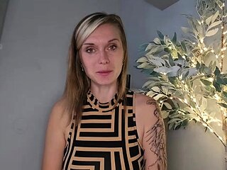 Amateur Webcam Chick Masturbates On Webcam More at