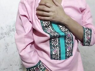 Aunty ki chuchi daba daba kar jabar dasti pel diya