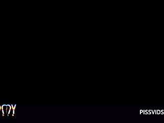 Big ass gym trainer Victoria Beatriz fucks four big studs with