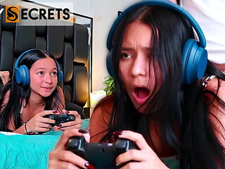 I FUCK MY STEPSISTER WHILE SHE PLAYS VIDEO GAMES