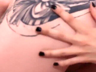 Bi Girl Scissoring and Pussy Feasting