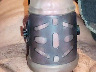 2 cumshots with my toy