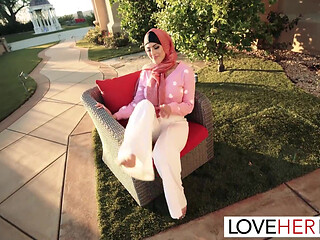 Outdoor JOI Foot Tease With Latina Hottie Sophia Leone
