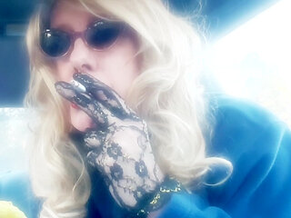 SMOKING VIRGINIA SLIMS 120 MENTHOLS IN MY RIDE