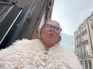 Sandie Candy Cumwalk