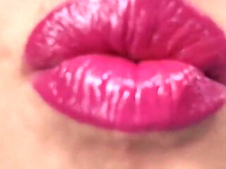 Weak for My Plump Lips - Seductive Lipstick Goddess Sydney Screams Drives Your Lipstick Gooning Even Further as You Become More