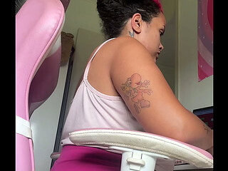 Home Office Workday Chubby Girl Natural Loud Farts Computer Desk Vibes