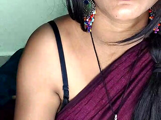 Hot bhabhi boobs massage and pucy massage