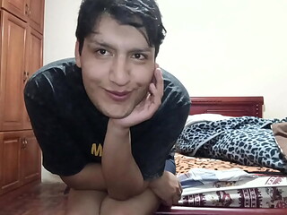 Gay Pasivo Lojano botando la leche sabrosita de su Lindo Maridito
