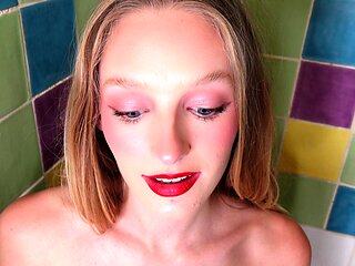 Hot amateur blonde pregnant toying her pussy solo