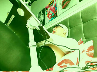 Secretary Says Me so Horny