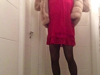 Nicki-Crossdress in a sexy red Mini-Dress, Pantyhose and High-Heels