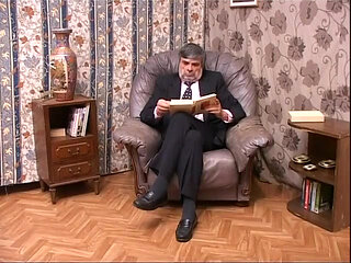 Big ass brunette deserves creampie ending