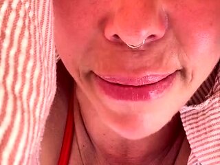 Amateur housewife pussyrubs while jerking POV