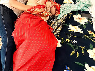 SOTI HUI BHABHI KI GAAND MAIN MOTA LUND IN HINDI