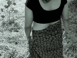 Hot Aunty Fucking Pussy in Forest Doggy Style