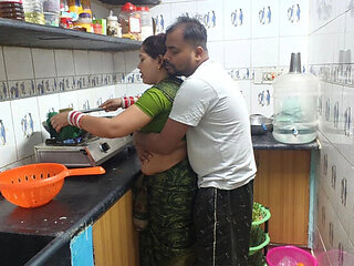 Bihari Hot Saree Bhabhi Hardcore Fucking Devar in Kitchen - Sona Bhabhi Big Ass Doggy Style