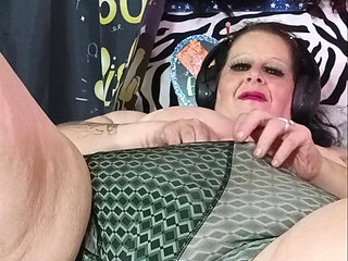 Roleplaying as a Guy Gott Her Squirted in the Eye