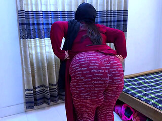 Arab Beautiful Huge Ass & Big Tits Hot Stepmom Squirt & Pee After Pussy Jerking