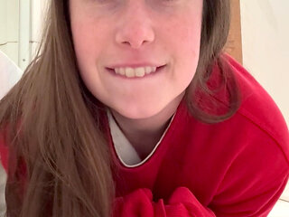 Desperate piggy gaped her asshole for dada