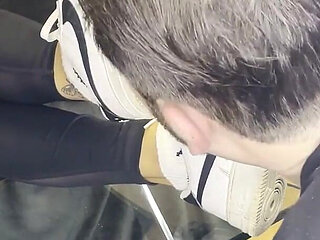 Dirty White Sneaker Worship - Valeria Night (part 1)