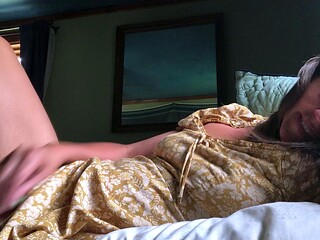 Close up MILF masturbation