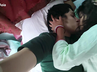 When a Vlogger Met a Stranger in Train - Part 1