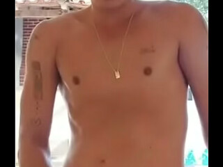 Batendo uma fumando at&eacute_ gozar