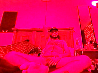 I'm eager to expose myself on webcam