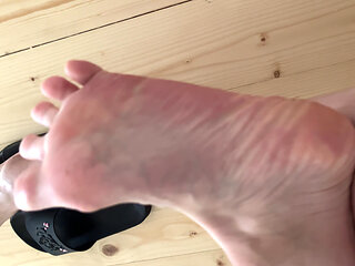 Walking in Flip-flops and Barefoot in the Apartment