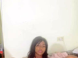 She's super hot look at her come see me