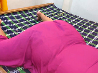 Beautiful Big Ass & Wet Pussy Saudi Hot Stepmom!