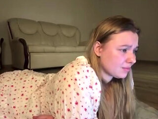 Jusiclussie Masturbate with nipple clamps